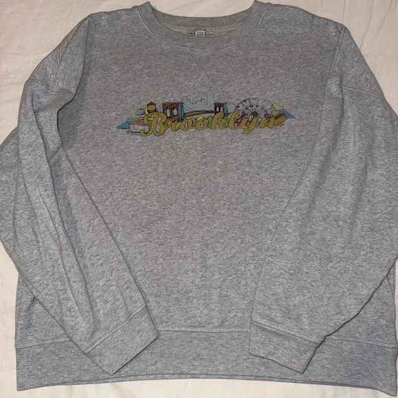 American Eagle Brooklyn Sweatshirt - Picture 1 of 4